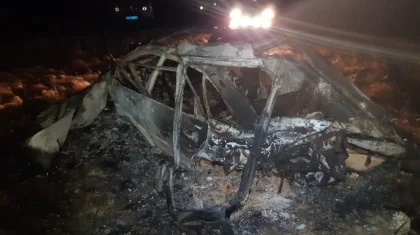 Ақмола облысында жол жиегіне аударылған көлік түгел жанып кетті