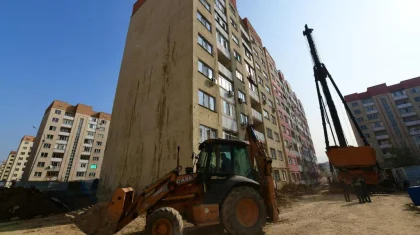 Бақытжан Сағынтаев «Зерделі» шағынауданындағы көпқабатты 3 үйдің іргетасын күшейту жұмыстары жүргізілетінін айтты