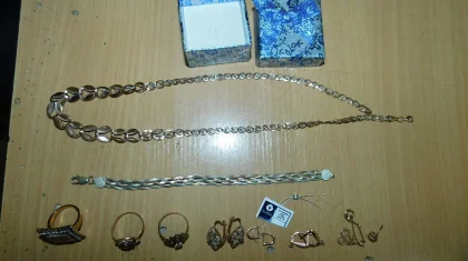СҚО тұрғынының үйінен 1 млн теңгенің алтын бұйымы қолды болды