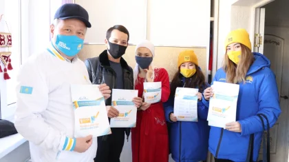 Ақтауда «Nur Otan» партиясы өкілдері жергілікті тұрғындарды сайлауалды бағдарламамен таныстырды