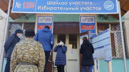 «Келушілер тым аз, митинг болуы ғажап емес»: Қырғызстандағы сайлау туралы саясаттанушы пікірі