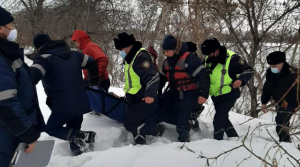 ШҚО-да өзенге батып бара жатқан тұрғын құтқарылды
