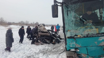 Қарағандыда жолаушылар автобусы мен жеңіл автокөлік қақтығысынан бір адам қаза тапты