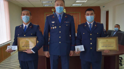 Қарағандыда жоғалған жасөспірімді иен даладан тапқан полицейлер марапатталды