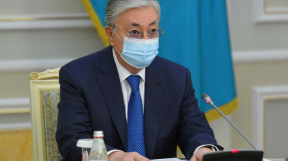 Денсаулық сақтау саласына шектен тыс күш түсу қаупі бар - Тоқаев