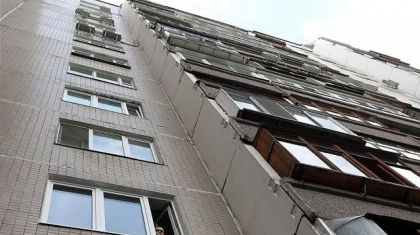 Екібастұзда 93 жастағы қария бесінші қабаттан құлап, көз жұмды
