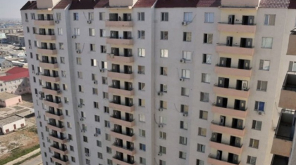 Атыраулық әйел үйдің 9-қабатынан құлап, көз жұмды