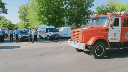 «Бомба қойылған»: Павлодарда мектептер мен колледжден адамдарды эвакуациялады