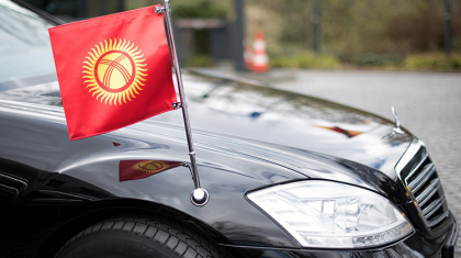 Қырғызстан президенті кортежіндегі көлік жол апатына ұшырады: 1 адам қаза тапты