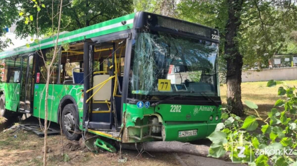 Алматының орталығында ірі жол көлік оқиғасы болды