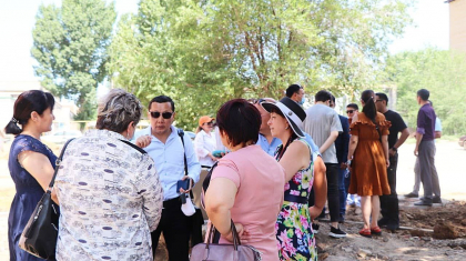 «Тұрғындардың жағындамыз»: Nur Otan Оралдағы тұрғын үй дауына қатысты кездесу ұйымдастырды