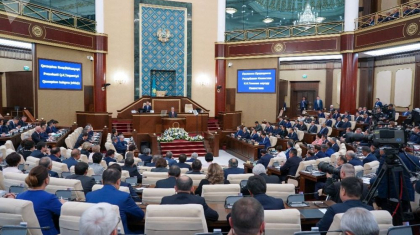 Парламент депутаттары демалысқа кетті