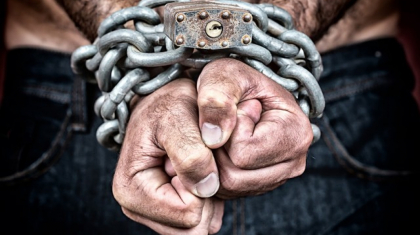 Маңғыстау облысының тұрғыны 59 жастағы ер адамды 3 ай бойы құлдықта ұстаған