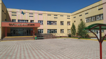Алматы облысында 1 млрд теңгеге салынған су жаңа мектептің қабырғалары жарылып жатыр
