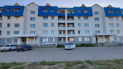 Өскеменде мемлекеттік бағдарлама аясында салынған су жаңа үйдің қабырғасы жарылып кетті
