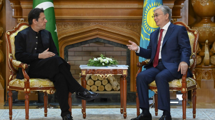 Тоқаев Пәкістан премьер-министрімен кездесті