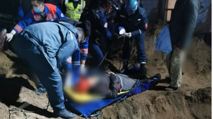 Павлодарда жасөспірім бала шұңқырға құлап кетті
