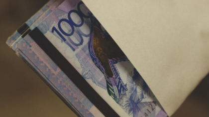 Мас күйінде көлік жүргізген азамат полицейге 100 мың теңге пара бермек болған