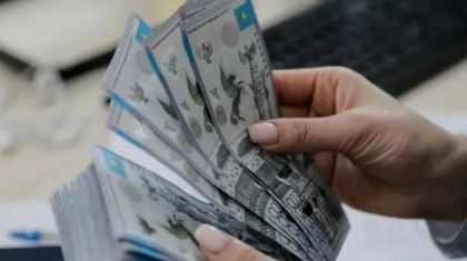 Жәрдемақы алуға көмектесемін деп тұрғындарды тақырға отырғызған алаяқ ұсталды