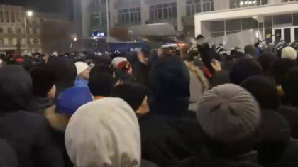 ШҚО-да тәртіпсіздік кезінде 150-ге жуық полицей мен әскери қызметші жараланды