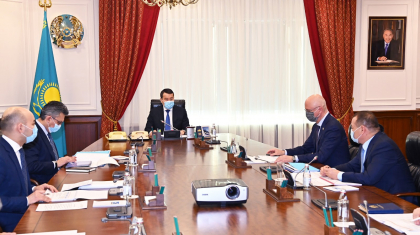 Премьер-министр Үкіметтің 2022 жылға арналған іс-қимыл бағдарламасын әзірлеу мәселелері жөнінде кеңестер өткізді