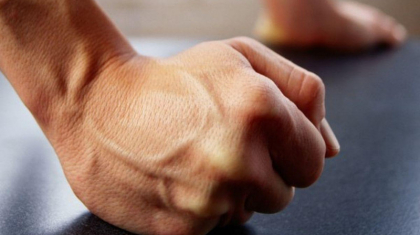 Павлодар облысында учаскелік полицей ауыл тұрғынын соққыға жыққан