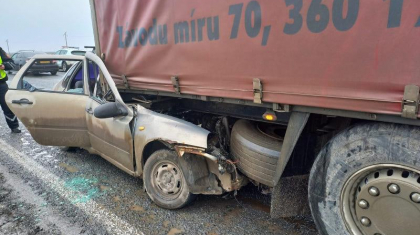 Атырау облысында жол апатынан екі адам қайтыс болып, 1 жасар бала жарақат алды