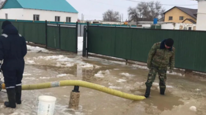 Атырау облысының екі ауданын еріген қар суы басып қалды