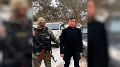 Лауазымды тұлғалардың атын жамылып алаяқтықпен айналысқандар ұсталды - ҰҚК