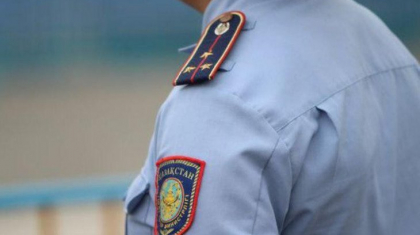 ШҚО-да полицейді соққыға жыққан ер адам 5 жылға сотталды