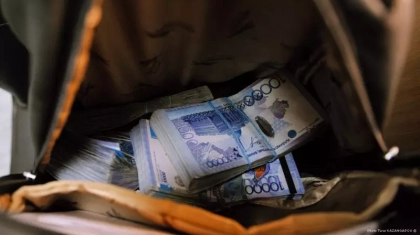 Нұр-Сұлтанда жасөспірім бірнеше млн теңге салынған сөмкені ұрлап кетті