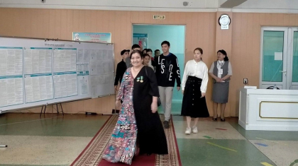 Ақтөбеде референдумда дауыс беруге көпбалалы отбасы келді