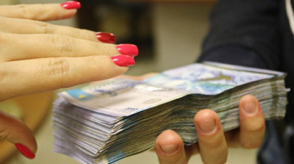 Шымкент тұрғындарының 34 млн теңгесін алдап алған алаяқ әйел сотталды