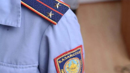 Атырауда екі ер адам топырақ үйіндісінің астында қалып мерт болды
