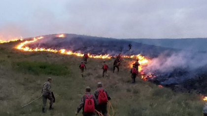 Қарағанды ​​облысында екі бірдей ірі өртті сөндіру жұмысы жалғасып жатыр