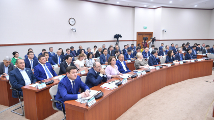«AMANAT» партиясының фракциясы жаңа салық саясатының тәсілдерін талқылады
