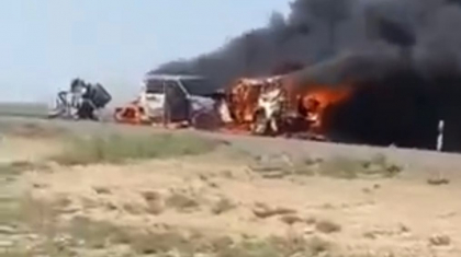 Жетібай-Шетпе тас жолында жол апатынан екі көлік өртеніп кетті