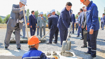 Сыр өңірінде құрылысшылар күніне орай бірнеше ірі нысанның іргетасы қаланды