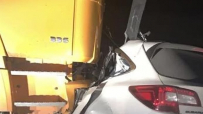 Қарағанды облысында жолдағы ескерту белгісіне қарамаған жүргізуші жүк көлігіне соғылып, 3 адам мерт болды