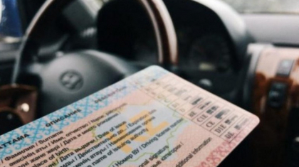 Ақтөбеде жүргізуші куәлігін заңсыз берумен айналысқан қылмыстық топ ұсталды