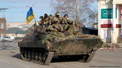 Украина Херсондағы қарсы шабуылда Ресей қорғанысын бұзып өтті