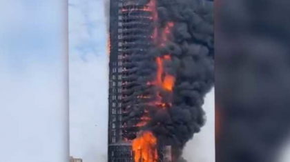 Қытайда биіктігі 200 метрлік зәулім ғимарат 20 минутта жанып кетті