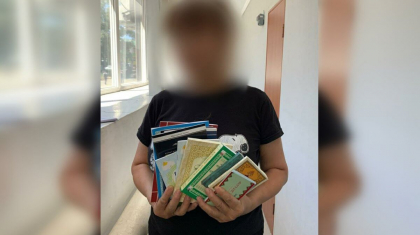 Өскемен тұрғыны газет дүңгіршегінде тыйым салынған діни кітаптар сатып келген