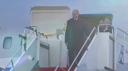 Владимир Путинді әуежайдан Әлихан Смайылов күтіп алды