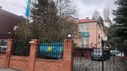 Украинадағы елшілік қызметкерлері қауіпсіз жерге көшірілді – ҚР СІМ