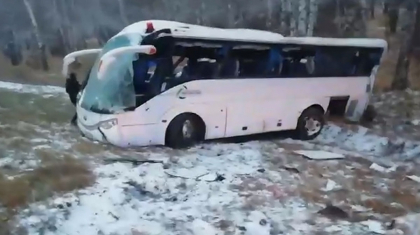 Челябіде Қазақстаннан шыққан автобус жыраға құлап, 13 адам зардап шекті