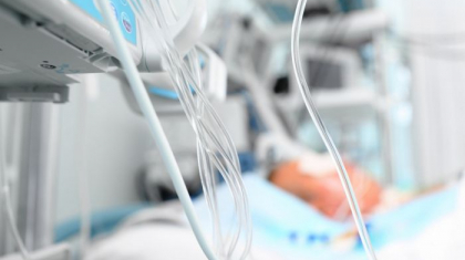 Алматыда ер адам 5 жасар қызының көзінше әйелін пышақтаған