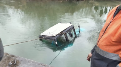 Май ауданында шөпке шыққан трактор суға түсіп кетті
