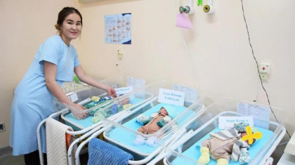 Елордада Қасым, Жомарт және Кемел есімді үшем дүниеге келді