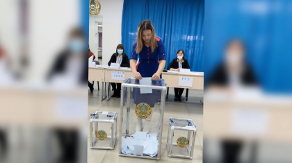 Екі күн бұрын 18 жасқа толған студент сайлауда дауыс берді